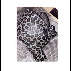 Coach bag animal print..